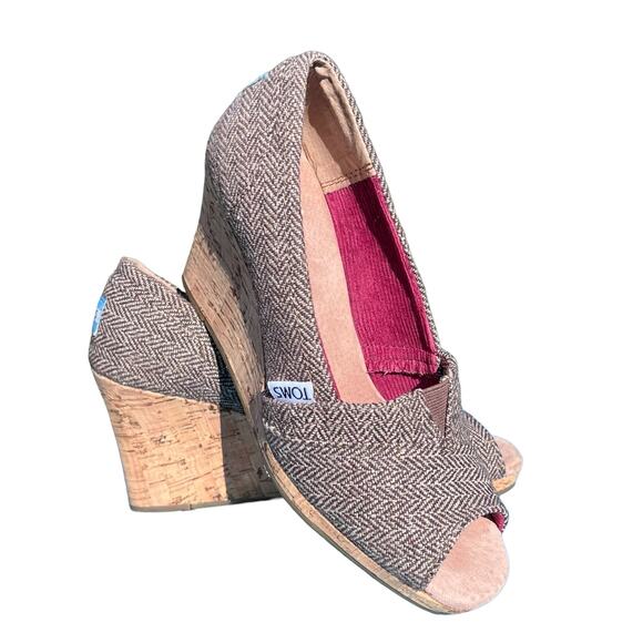 Tom’s Women’s Brown & Tan Herringbone Peep-Toe Cork Wedges Size 7 - Picture 1 of 13
